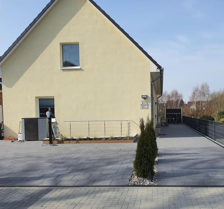 Kiel-Russee Familienwohnung, Lademoeglichkeit, Co2 Frei Eksteriør bilde